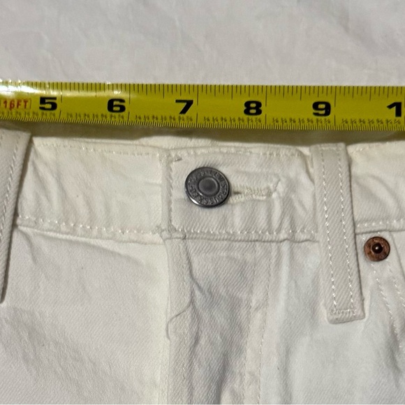 Levi's White Jean Shorts Distressed Raw-Edge - Picture 4 of 12